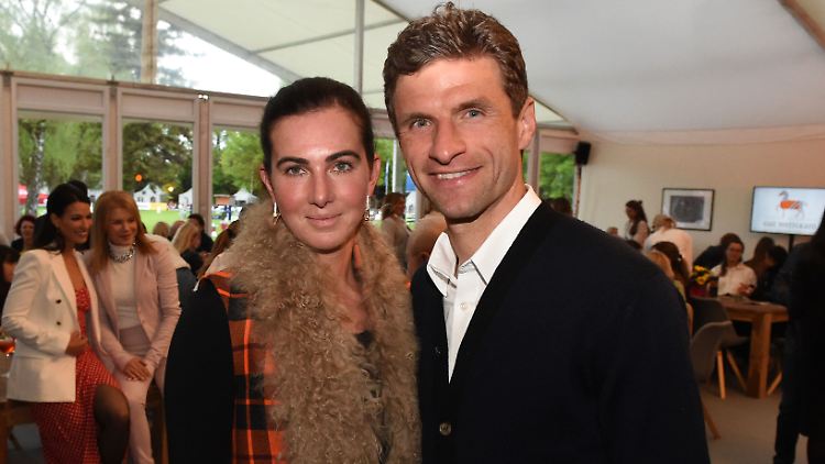Lisa Müller steht seit ihrer Hochzeit mit Thomas Müller im Jahr 2009 in der Öffentlichkeit.