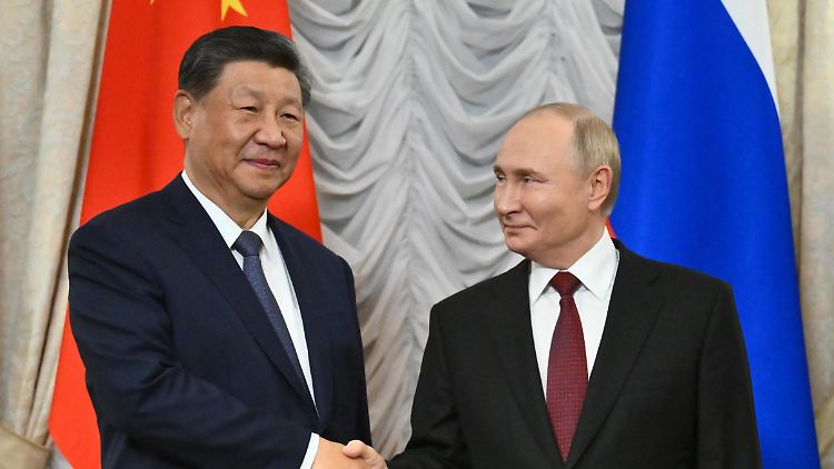 China-Staatschef Xi Jinping mit Wladimir Putin (r.). Deutschland wirft dem Kreml-Chef vor, ein "antiwestliches" Bündnis zu positionieren.