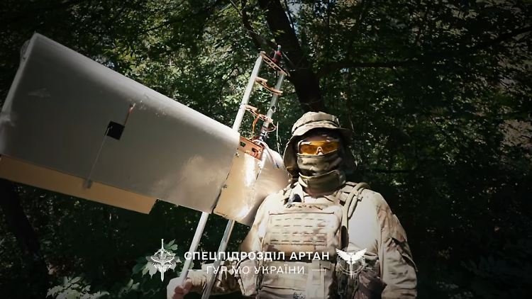 Dieser Soldat soll mehrere der Drohnen abgeschossen haben.