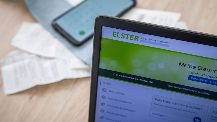 Eine freiwillige Steuererklärung kann Erstattungen bringen: Bis zum 31. Dezember 2024 werden noch rückwirkend eingereichte Erklärungen ab dem Steuerjahr 2020 akzeptiert. 