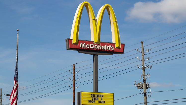 Die McDonald's-Aktie stürzte nach Bekanntwerden der Vorfälle um sechs Prozent.