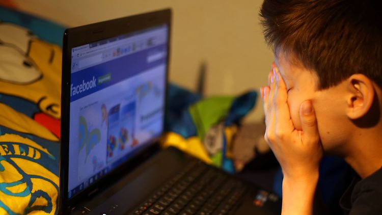 Cybermobbing meint "die Beleidigung, Bedrohung, Bloßstellung oder Belästigung von Personen mithilfe von Kommunikationsmedien".