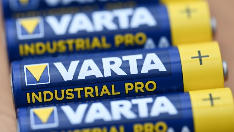 Der Batteriehersteller Varta muss sich finanziell sanieren.