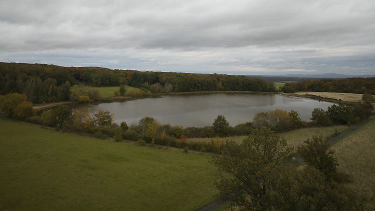 Nahe dem Rodder Maar fanden Polizisten die beiden verkohlten Leichen. 