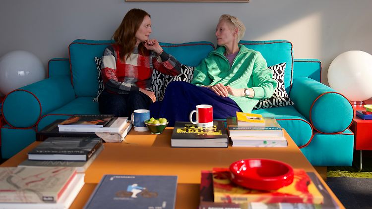 Ingrid (Moore, l.) und Martha (Swinton) kommen sich nach vielen Jahren wieder näher.