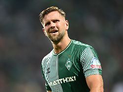 Bremens Niclas Fuellkrug Geht Zur Halbzeit In Die Kabine