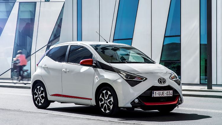 Kleinwagen wie der Toyota Aygo sind praktisch für den Stadtverkehr.