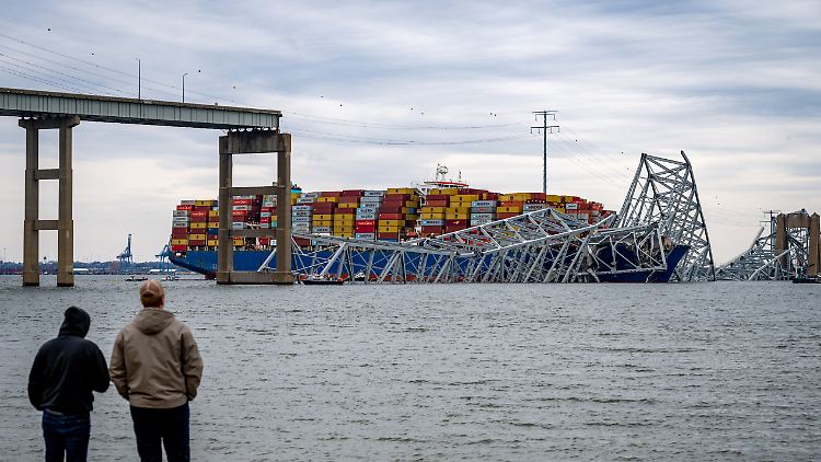 Das Schiff krachte infolge eines Stromausfalls gegen die Francis Scott Key Bridge.