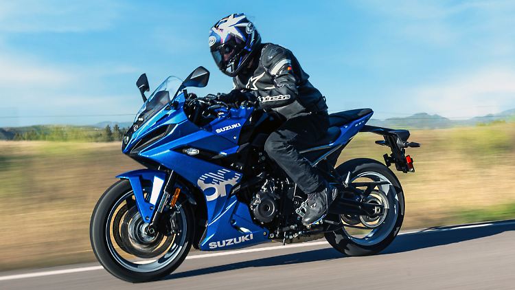 Suzuki hat seine Mittelklassefamilie mit der GSX-8R um einen Landstraßensportler erweitert.