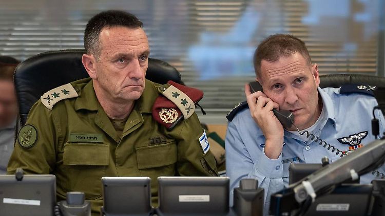 Israels Armeechef Herzi Halevi und Luftwaffenchef Tomer Bar leiten den Angriff. 