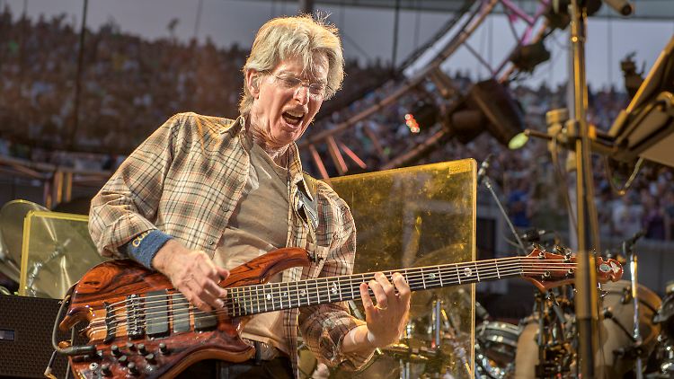 Auch zum 50. Bandjubiläum füllten die verbliebenen Mitglieder von Grateful Dead noch große Stadien. 