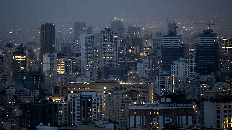 Bei den Angriffen im Umkreis von Teheran und in zwei an den Irak grenzenden Provinzen seien lediglich "einige wenige Radarsysteme" beschädigt worden, hieß es aus Teheran.