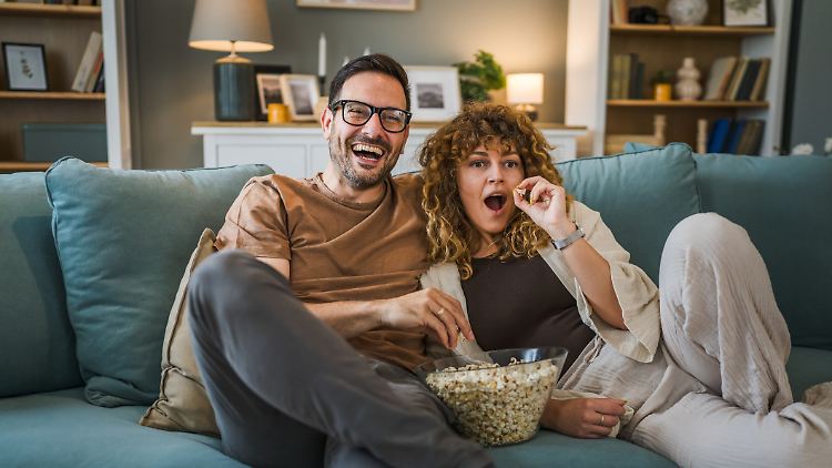Wer ein paar goldene Regeln beherzigt, findet im Nu die richtige TV-Größe für sich.