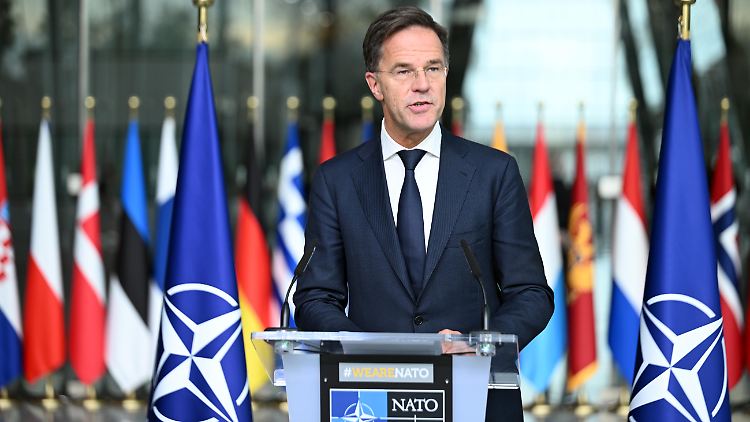 NATO-Generalsekretär Mark Rutte spricht in Brüssel über die Lage der russischen Armee.