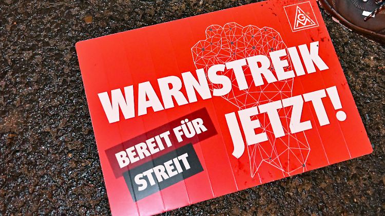 Die IG Metall fordert sieben Prozent mehr Entgelt für die Angestellten. Die Arbeitgeber haben ganz andere Vorstellungen.