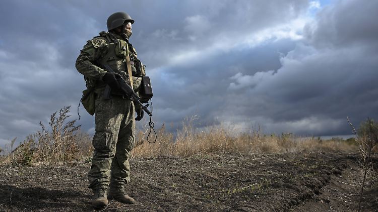 Ein russischer Soldat in der ukrainischen Region Saporischschja. 