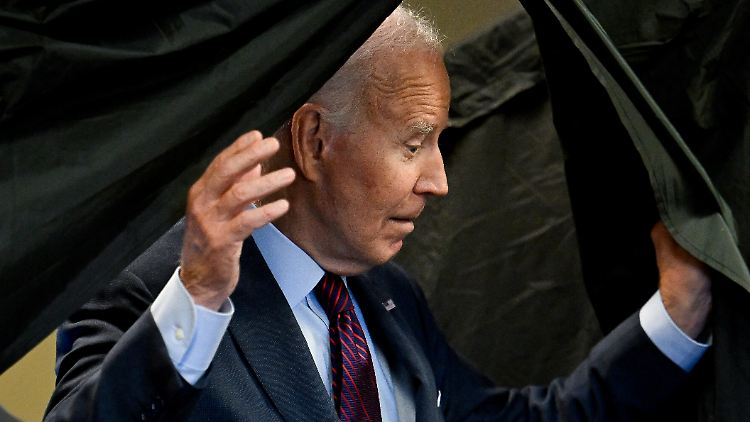 Joe Biden musste wie andere auch warten, bevor er seine Stimme abgeben konnte.