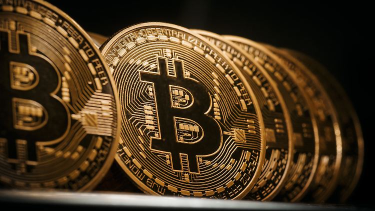 Für einen Bitcoin müssen derzeit über 70.000 Dollar bezahlt werden.