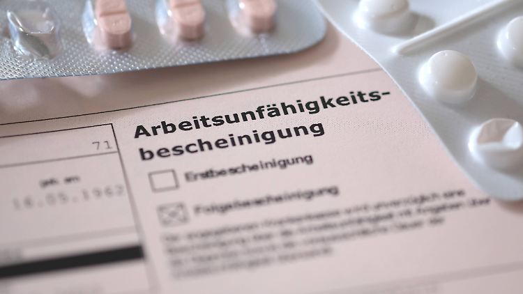 Die beiden Krankschreibungen ließen den Arbeitgeber misstrauisch werden.
