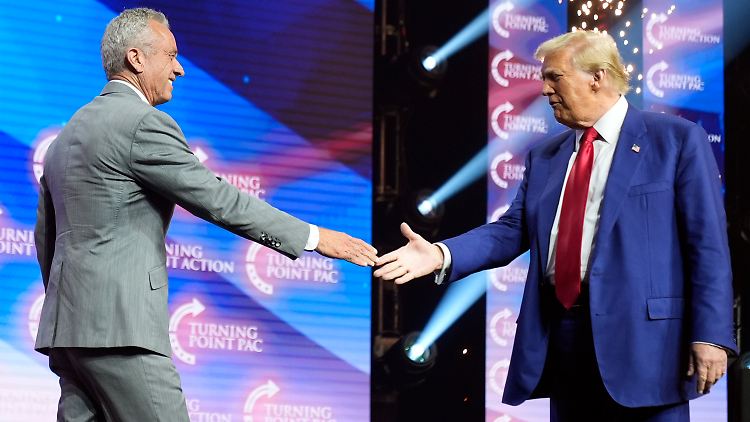 Kennedy war bei der Präsidentenwahl zunächst als unabhängiger Bewerber angetreten - zog seine ohnehin aussichtslose Kandidatur dann aber zurück und wechselte ins Trump-Lager.