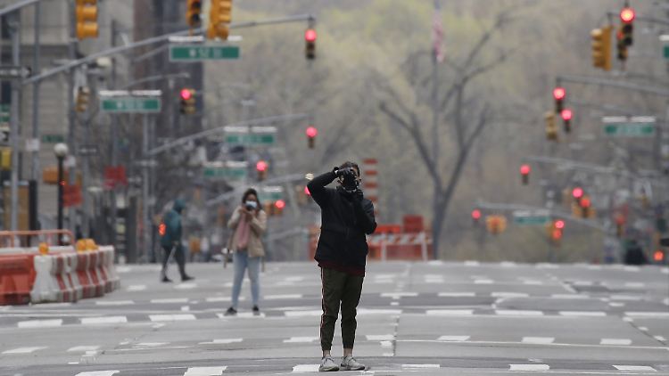 New Yorker dürfen Straßen nun auch entgegen den Verkehrszeichen überqueren.