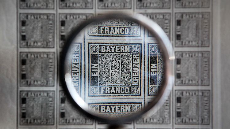 Schwarzer Einser wird die erste in Deutschland herausgegebene Briefmarke genannt.