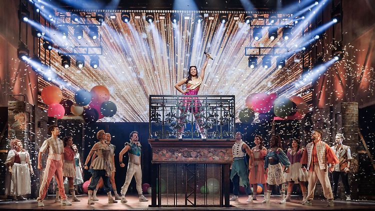 Feiert ohne Romeo in Paris: Julia.