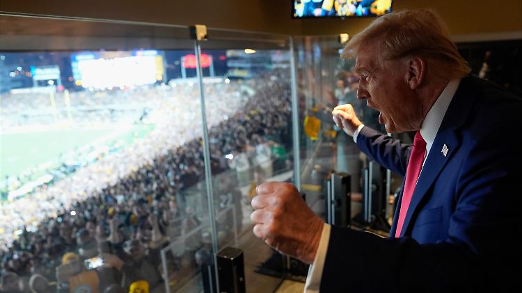 Donald Trump besucht Mitte Oktober das NFL-Spiel zwischen den Pittsburgh Steelers und den New York Jets.
