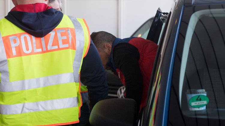Viele der Beamtinnen und Beamten, die sich für eine Ausbildung zum "Personenbegleiter Luft" entscheiden, haben einen Migrationshintergrund.