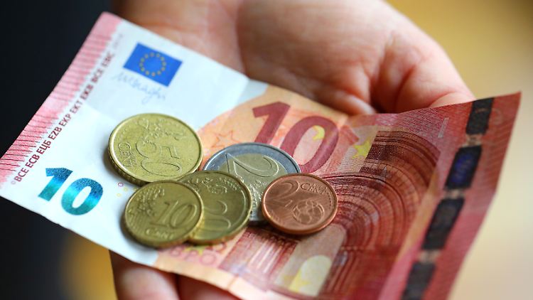 In Bremen gibt es sogar noch etwas mehr als den gesetzlichen Mindestlohn, der ab 2025 auf 12,82 Euro steigt.