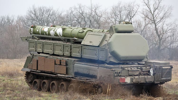 Auch ein solches russisches Buk-M3-Flugabwehrsystem geriet unter Beschuss.