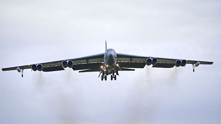 Die USA haben Langstreckenbomber vom Typ B-52 in die Region verlegt.