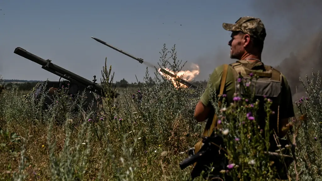 2023-07-13T153402Z-1116920077-RC2822AM48GF-RTRMADP-3-UKRAINE-CRISIS-OFFENSIVE-ZAPORIZHZHIA