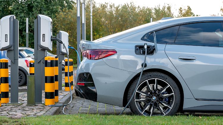 Frankreich fordert ein gemeinsames europäisches Handeln, um die E-Autobranche zu retten.