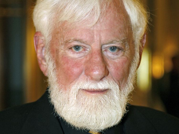 Uri Avnery ist in Israel so umstritten wie wenige: den einen gilt der Gründer von Gusch Schalom (Friedensblock) als engagierter Kämpfer für den Frieden, anderen als Verräter an der zionistischen Sache. (Foto von 2008)