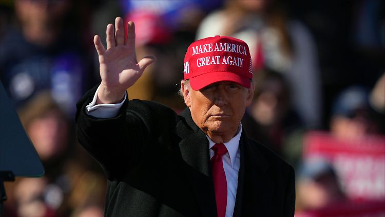 In den zentralen Punkten stimmen Trumps Positionen mit dem "Project 2025" der rechtskonservativen Denkfabrik Heritage Foundation überein.