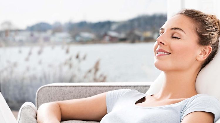 Tageslichtlampen können dabei helfen, in der dunklen Jahreszeit den Sonnenlichtmangel auszugleichen.