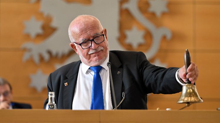 Wegen des Verhaltens des Thüringer Alterspräsidenten Treutler im Landtag rief die CDU das Landesverfassungsgericht an. Die AfD versuchte eine Retourkutsche.