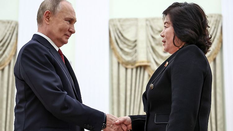 Die Außenministerin bereist bereits seit Tagen Russland. 