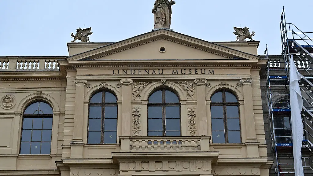 Das-Altenburger-Lindenau-Museum-zeigt-Videoarbeiten-der-Berliner-Kuenstlerin-Asta-Groeting-in-einer-Sonderausstellung