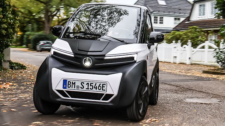 Nissan vertreibt jetzt über sein Händlernetz den Leichtbaustromer Silence S04 Nanocar.
