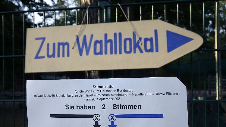 Ein Hinweisschild im Wahlkreis von Olaf Scholz bei der letzten Bundestagswahl. Kommt die nächste Bundestagswahl vorzeitig?