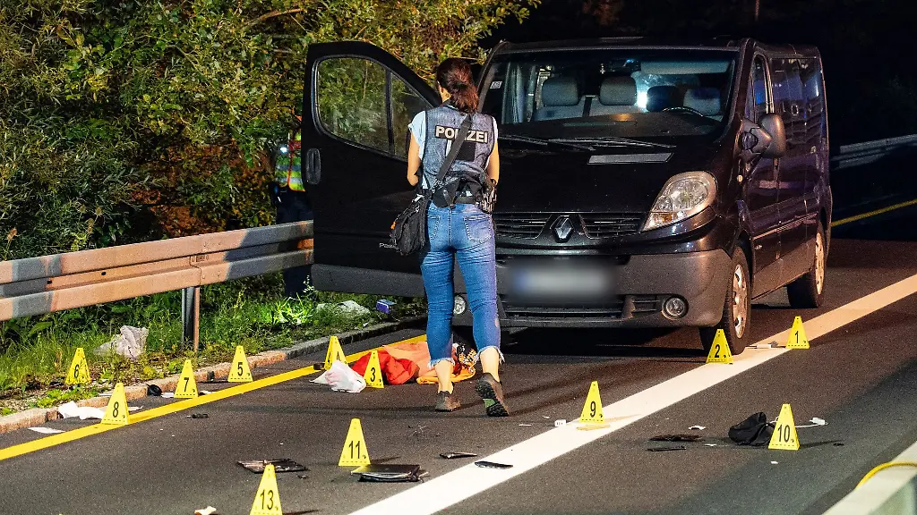 Mehrere-Menschen-sind-bei-einer-Auseinandersetzung-mitten-auf-der-Autobahn-A73-verletzt-worden