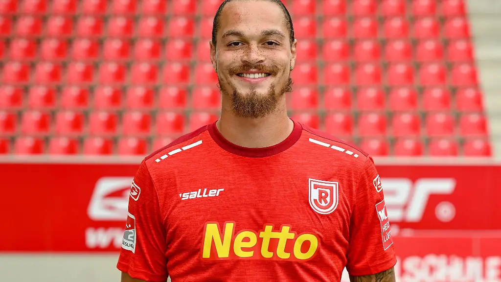 Joel-Zwarts-wechselte-vom-SSV-Jahn-Regensburg-zum-TSV-1860-Muenchen