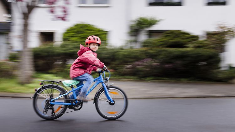 Immer weniger Kinder sind in der Lage, sich unfallfrei auf dem Rad fortzubewegen. 