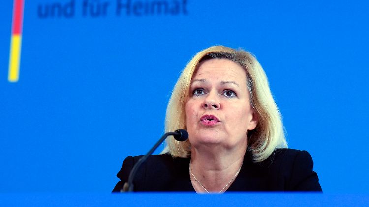 Nancy Faeser spricht davon, dass "Deutschland widerstandsfähiger und krisenfester" werde.