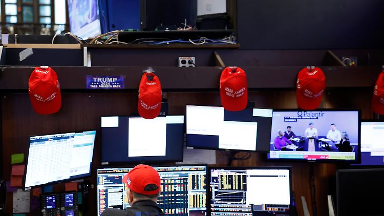 Während die Wall Street am Nachmittag deutlich im Plus startet, bröckeln die Notierungen in Europa.