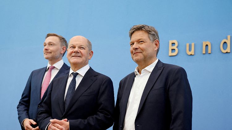 Lindner, Scholz und Habeck im Juli - da war die Stimmung noch etwas anders.