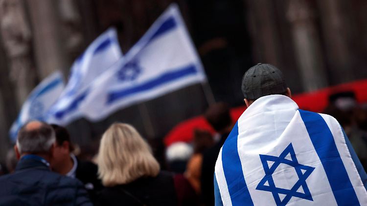 Der Antrag ruft dazu auf, bei Antisemitismus "repressive Möglichkeiten konsequent auszuschöpfen".