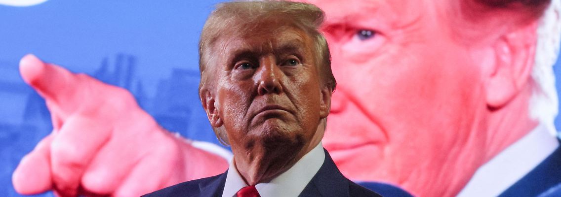 2024-11-07T204249Z_1493261757_RC2TYAAO7SZ3_RTRMADP_3_USA-TRUMP-POLL.JPG